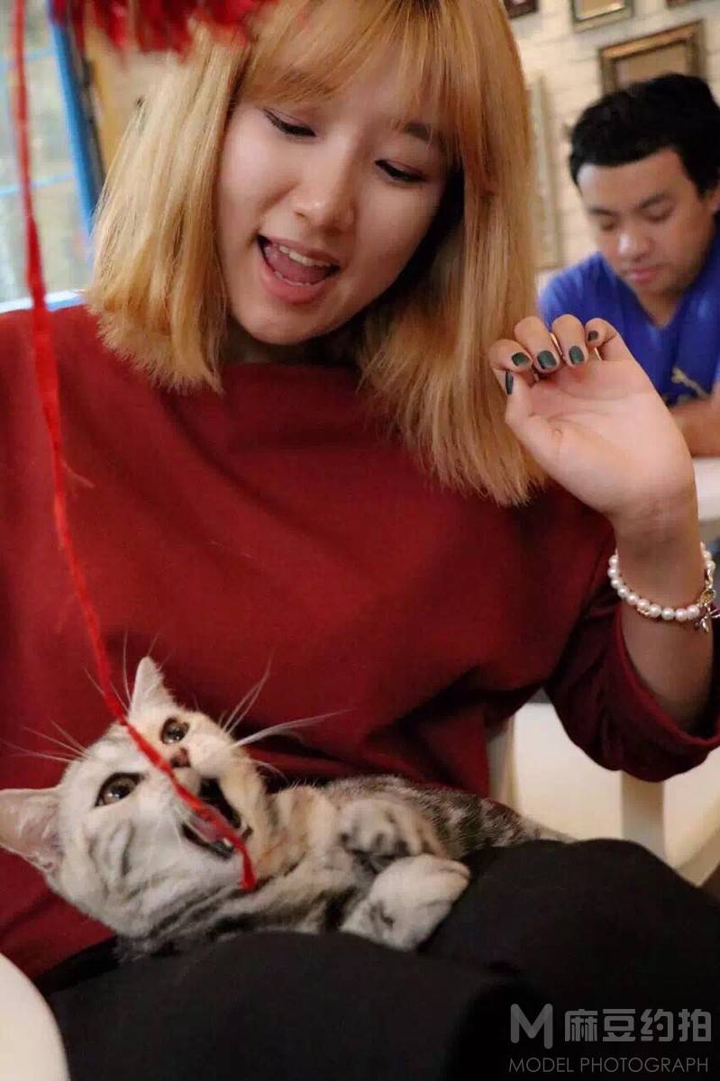 情绪模特