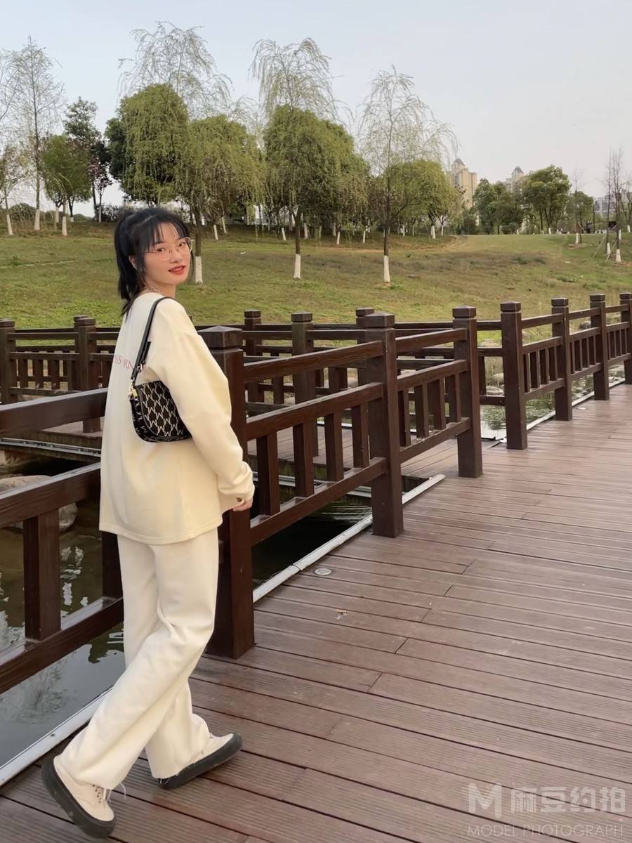 校园模特