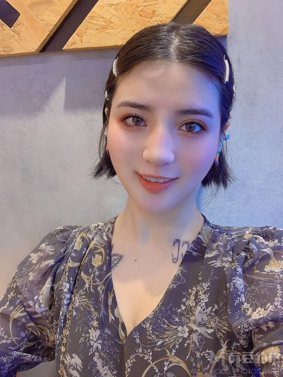妆容模特