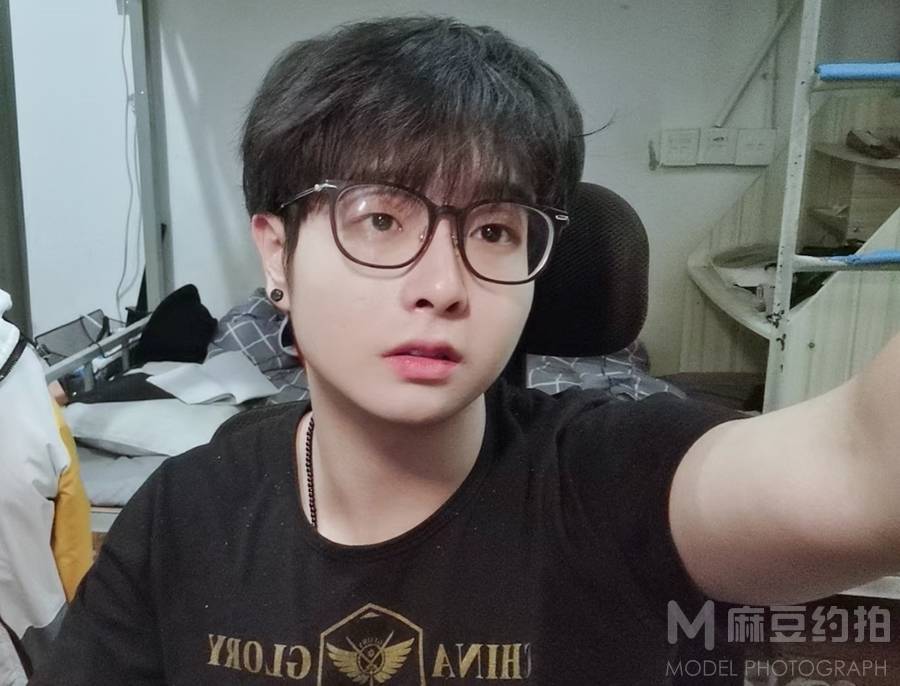 黑白模特