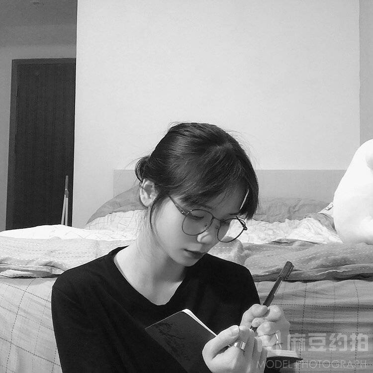 黑白模特