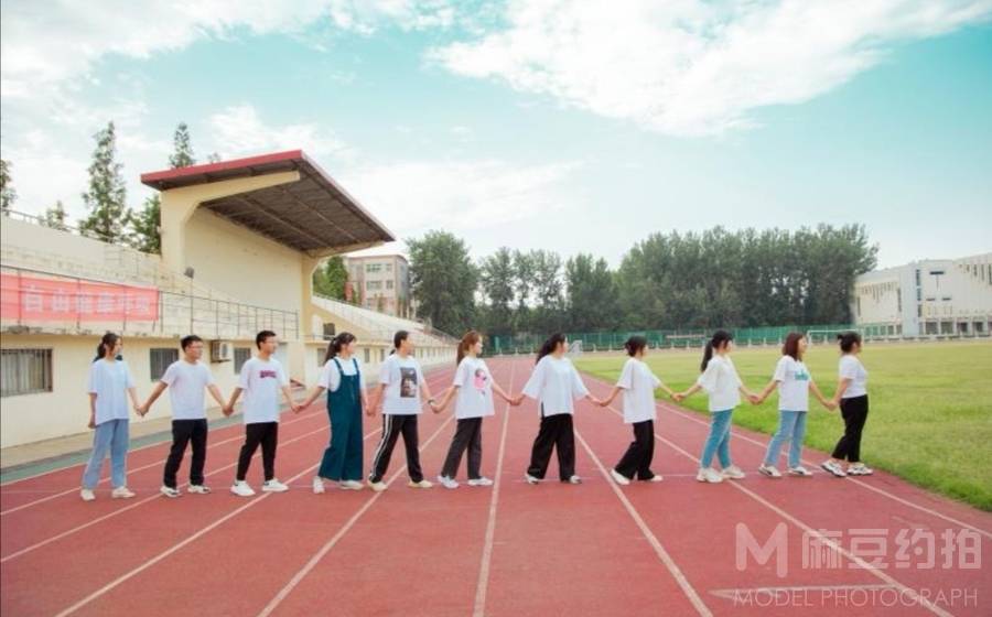校园模特