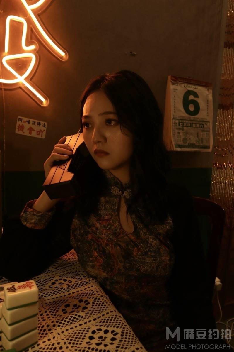 情绪模特
