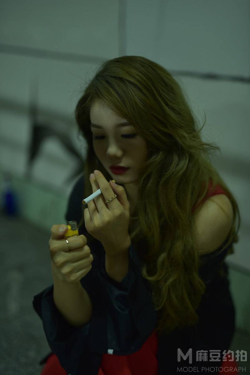 情绪模特