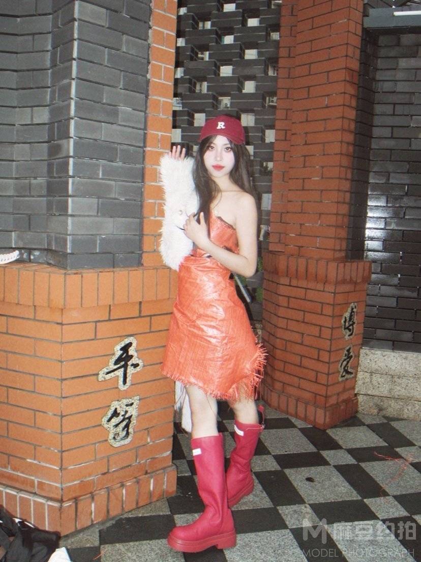 宝丽来模特