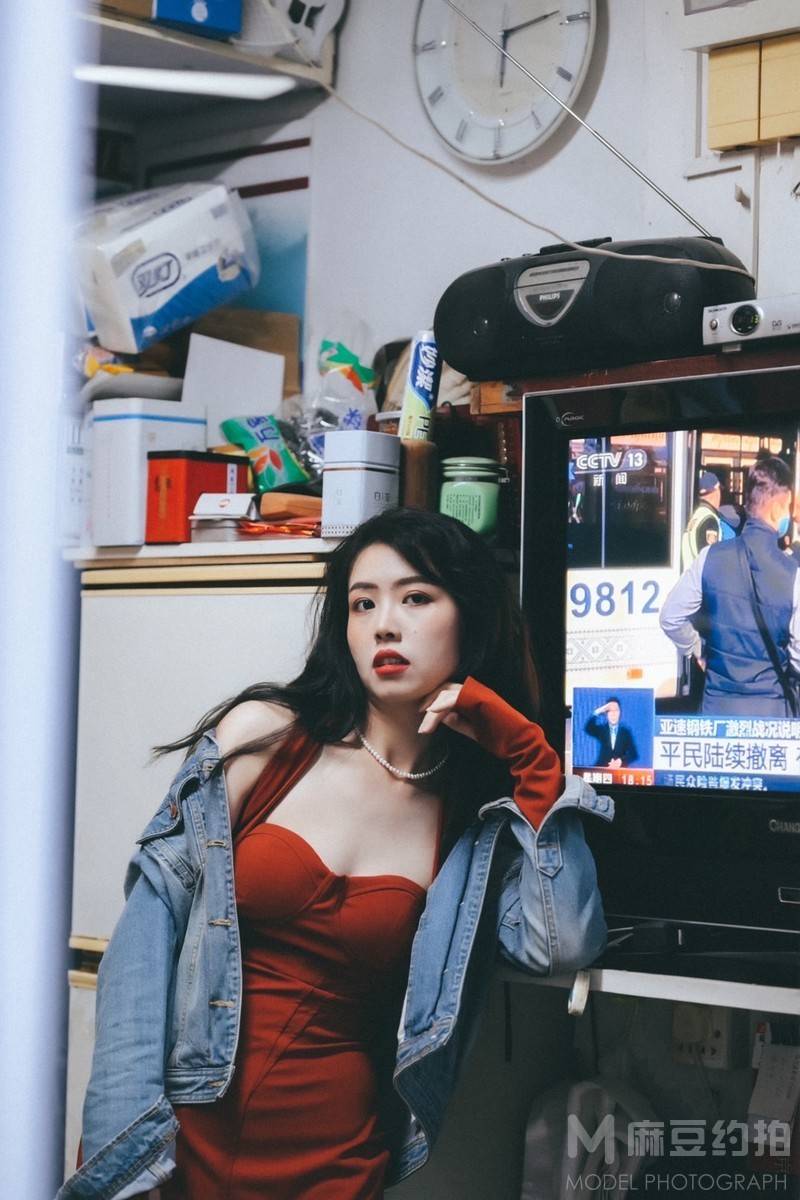 情绪模特