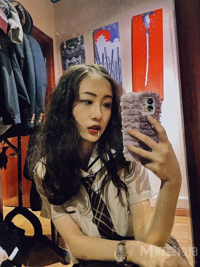 情绪模特