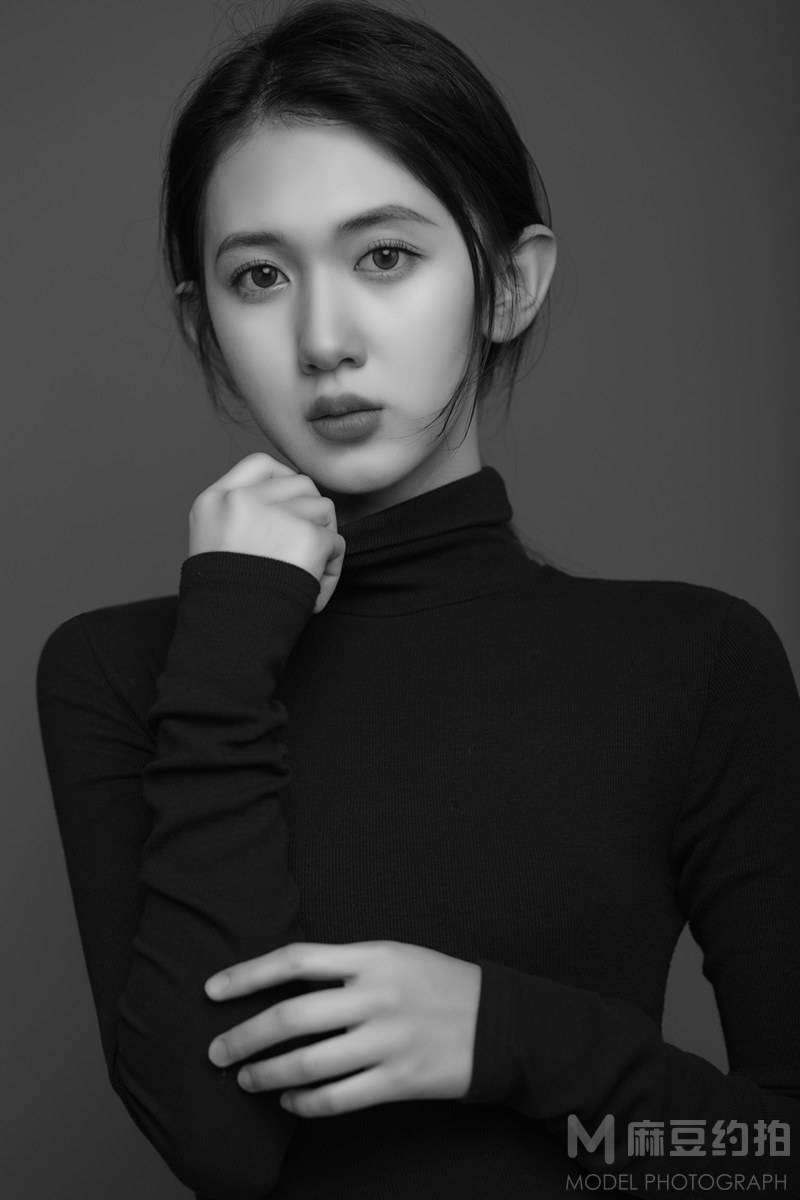 黑白模特