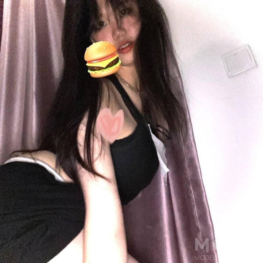 宝丽来模特