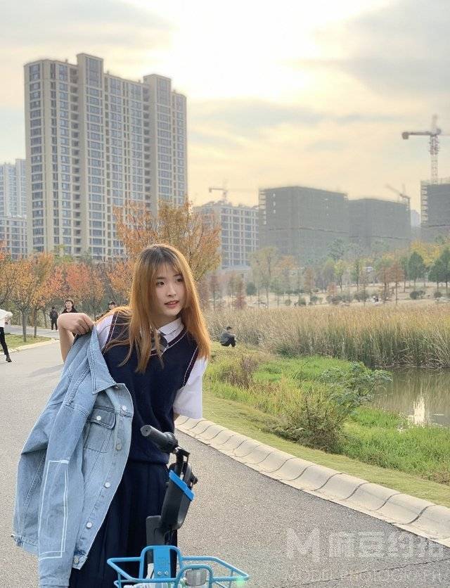 校园模特