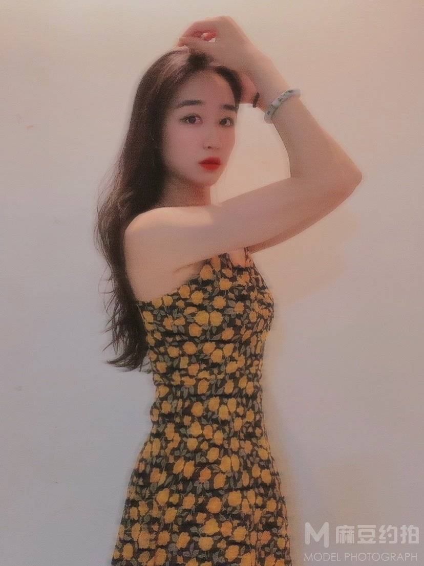 黑白模特