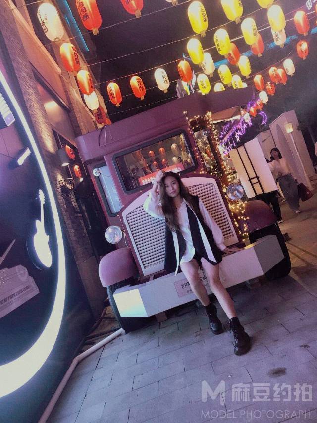 校园模特
