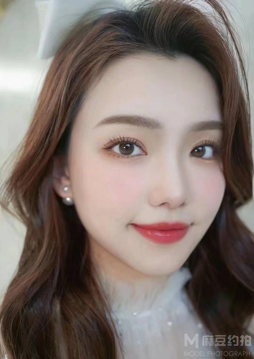 妆容模特