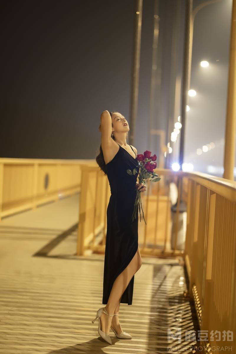 夜景模特