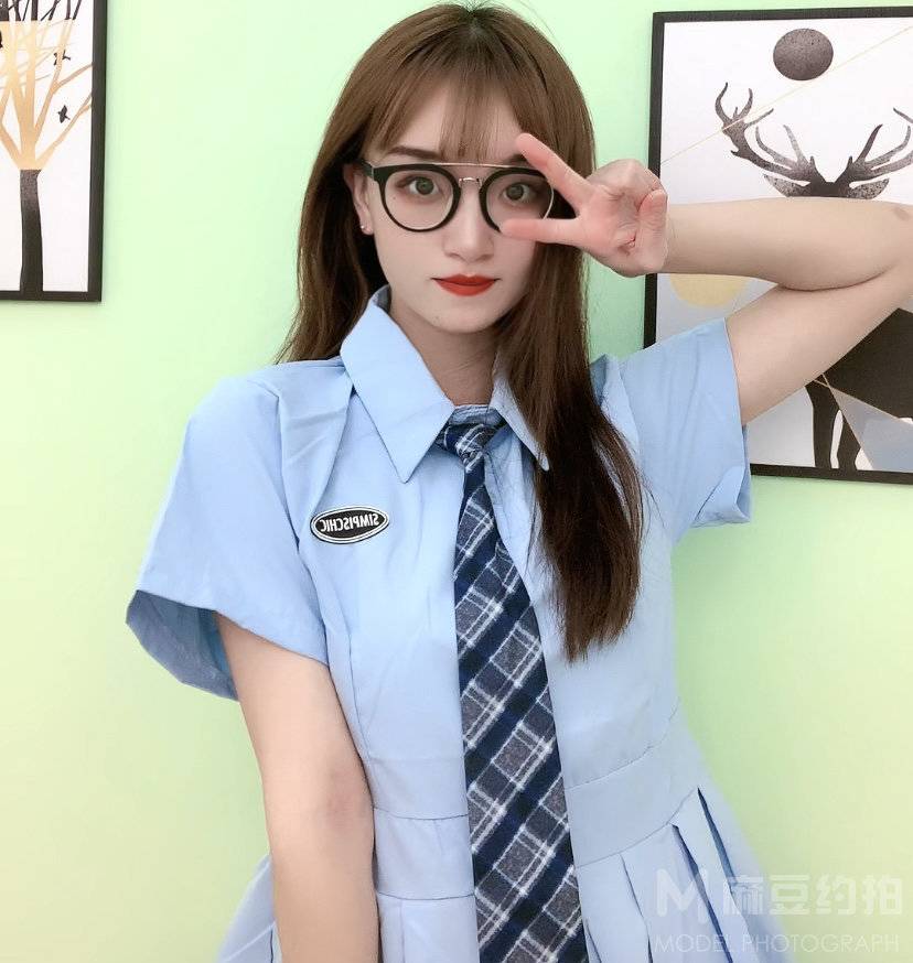 校园模特
