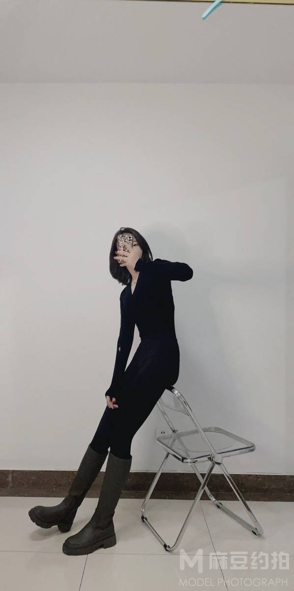 黑白模特
