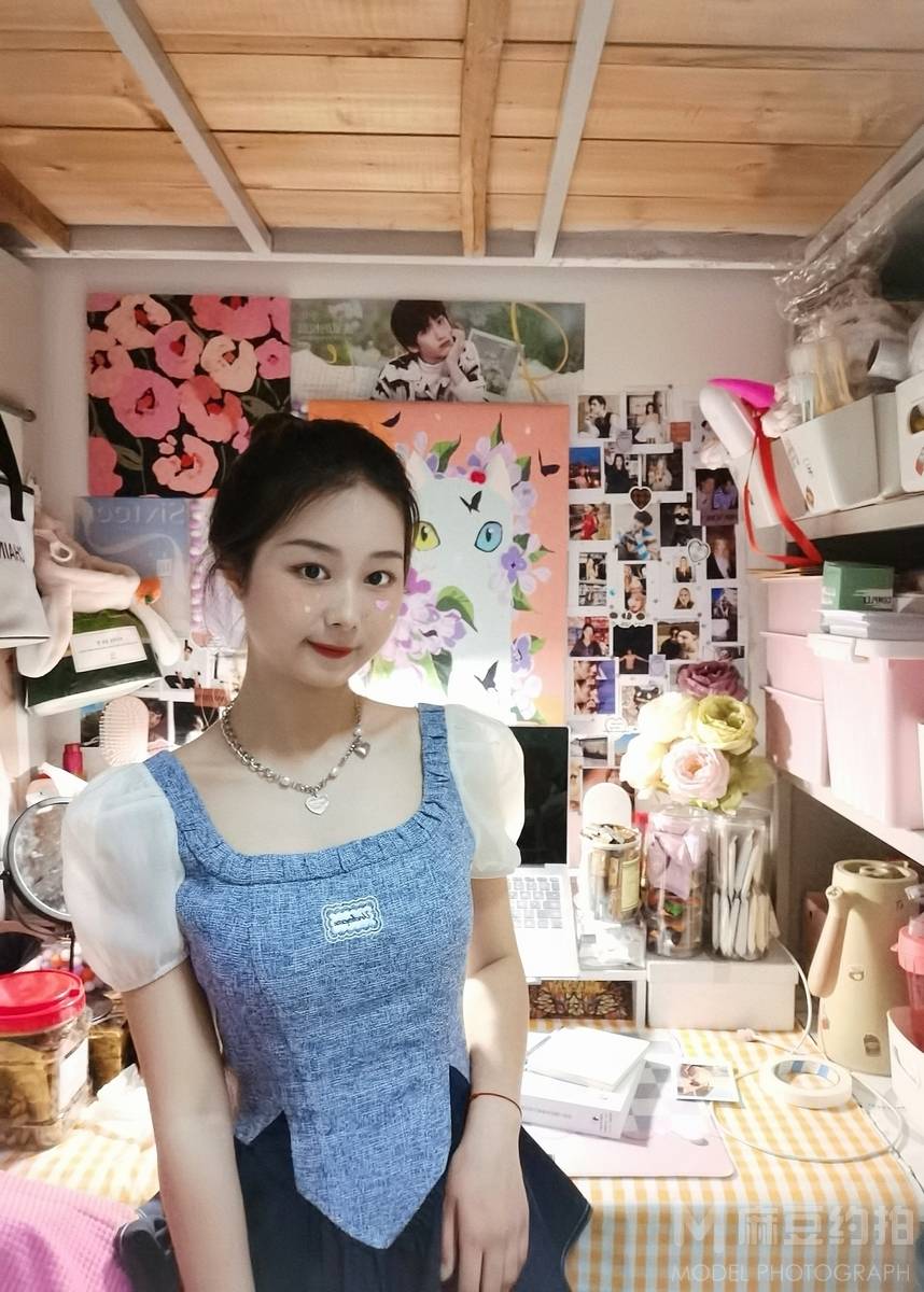 校园模特