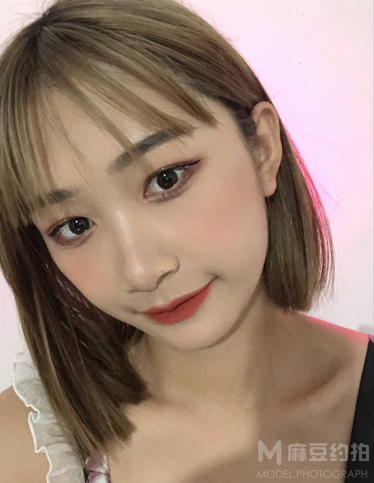 妆容模特