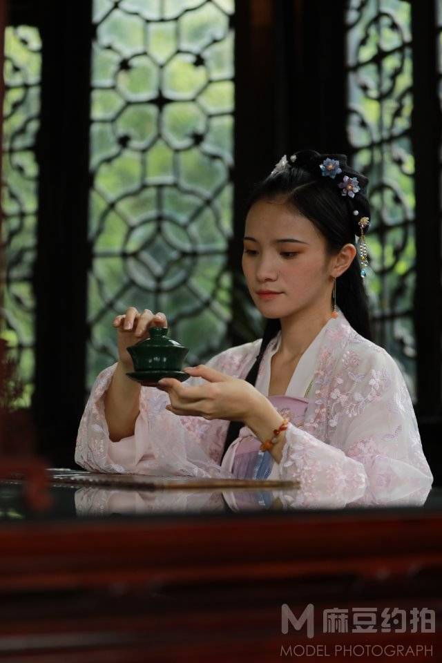 汉服模特