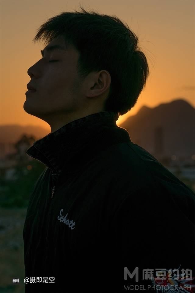 情绪模特