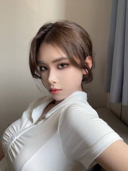 纪实模特