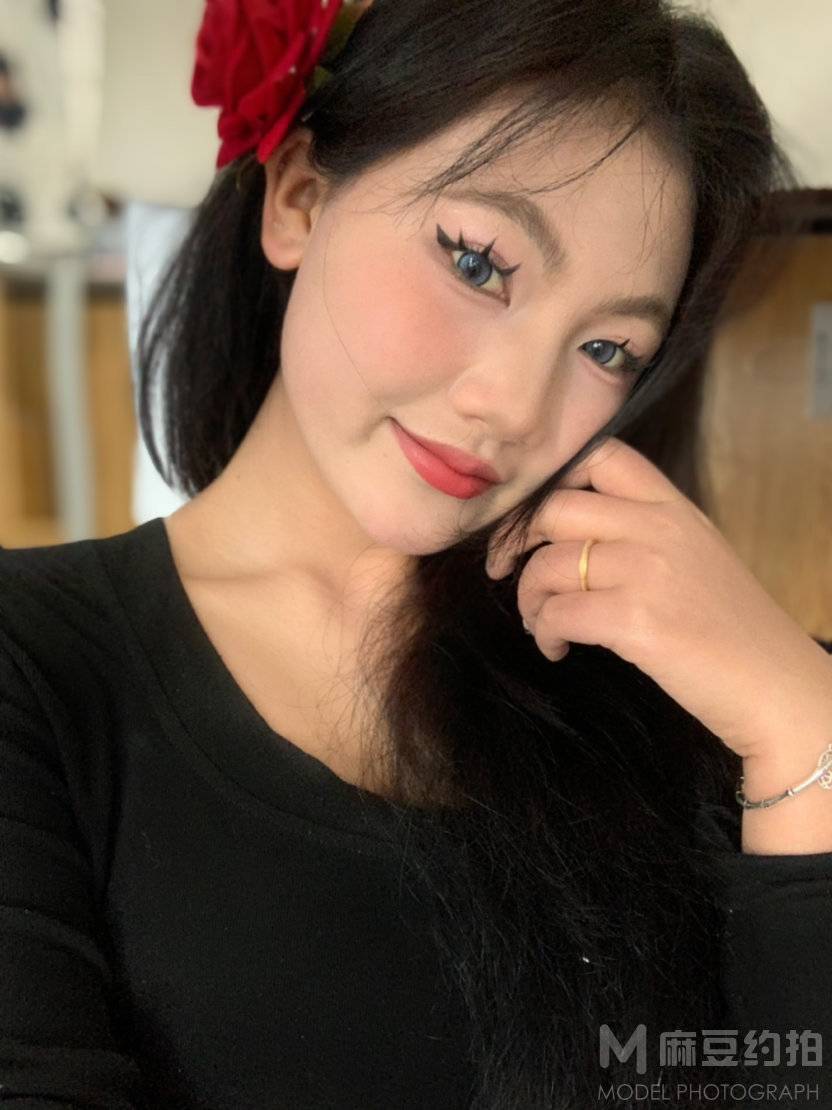 妆容模特