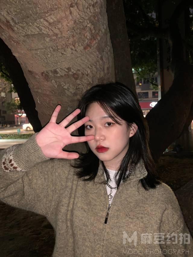 情绪模特