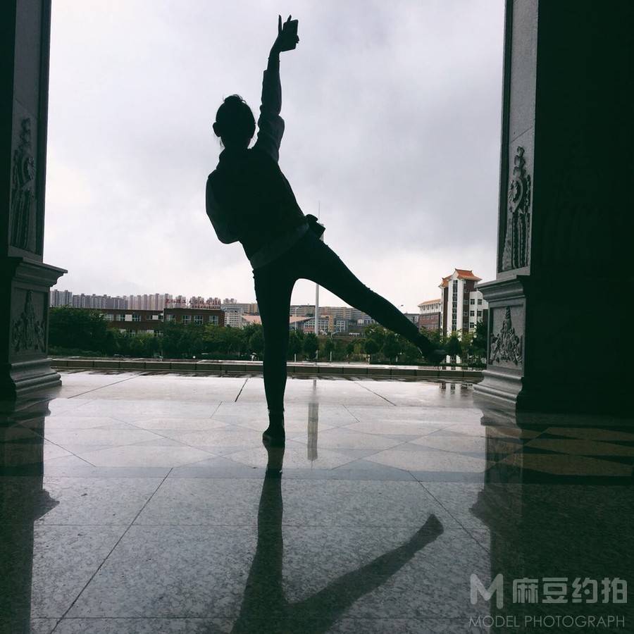 校园模特