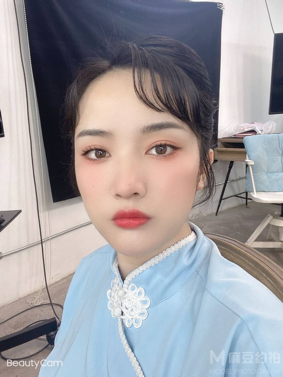 妆容模特