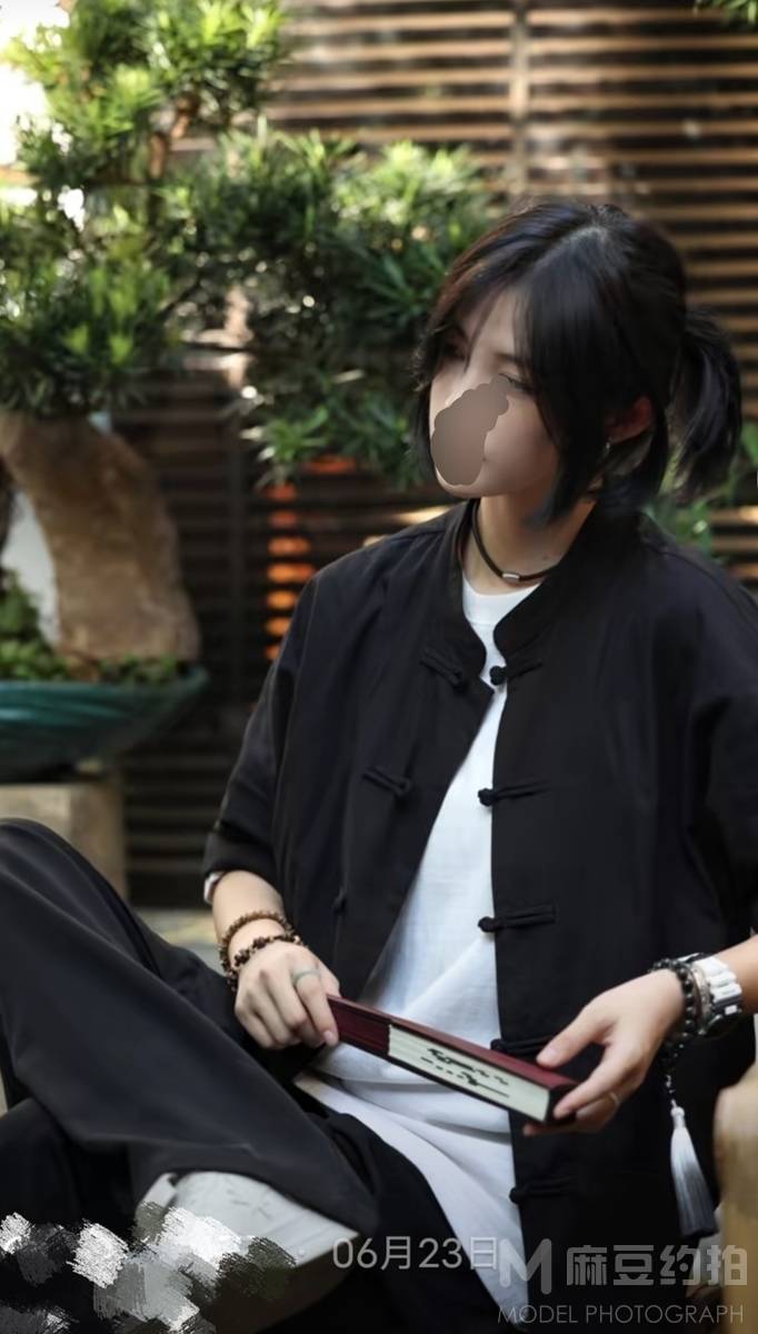黑白模特