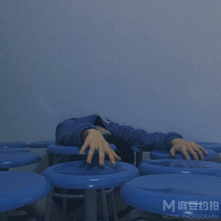 情绪模特