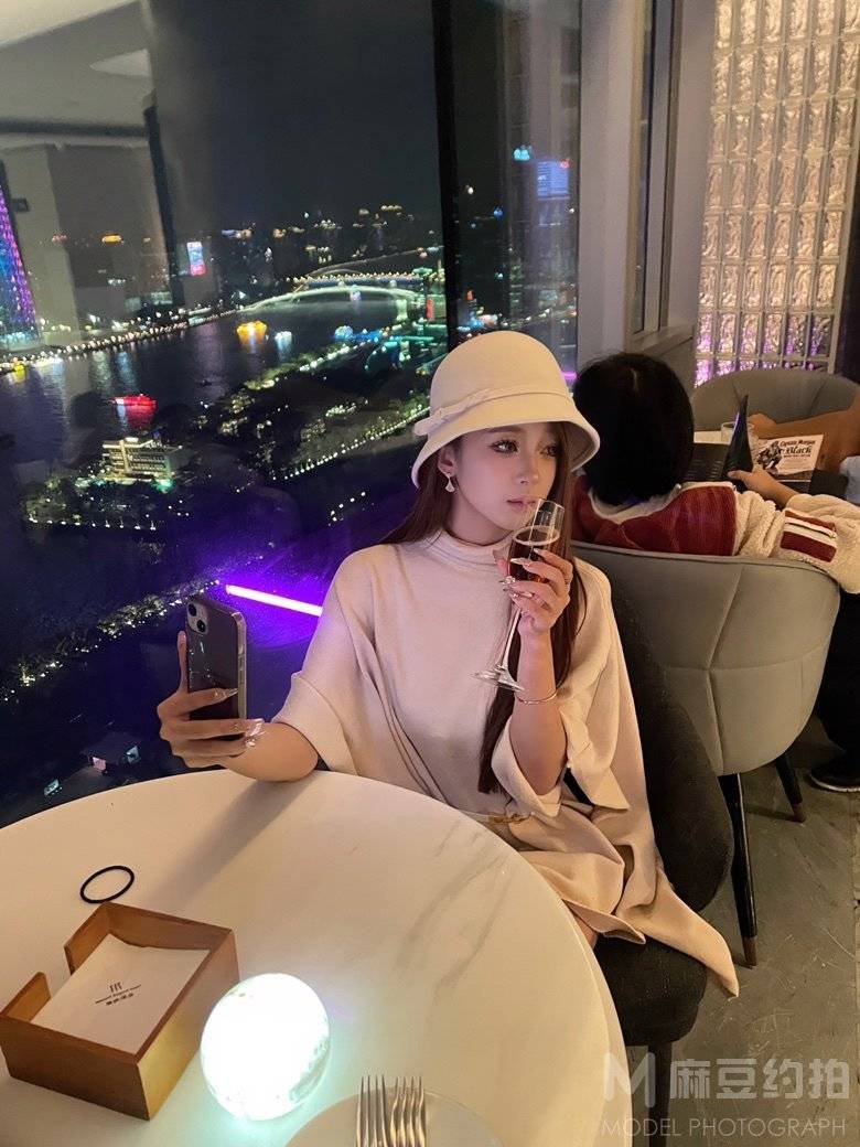 夜景模特