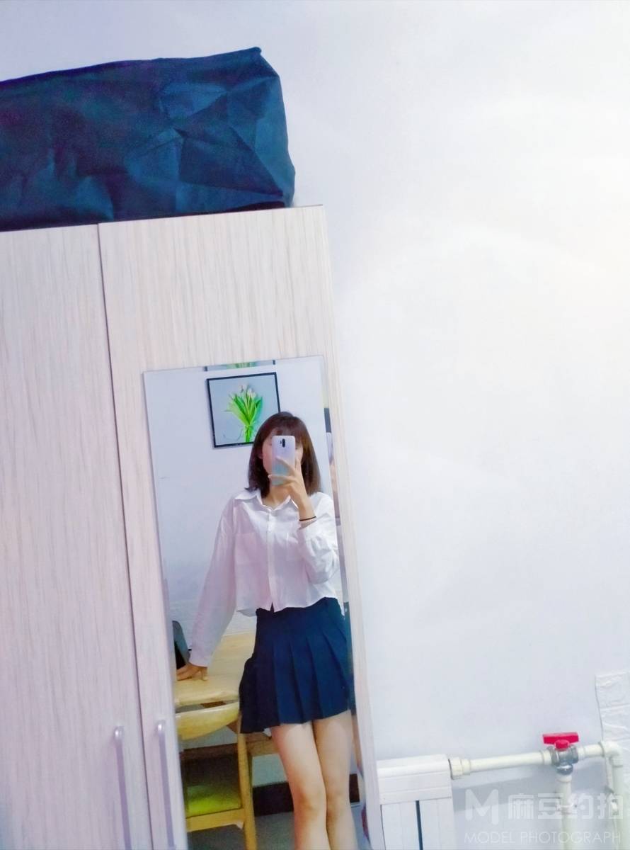 黑白模特