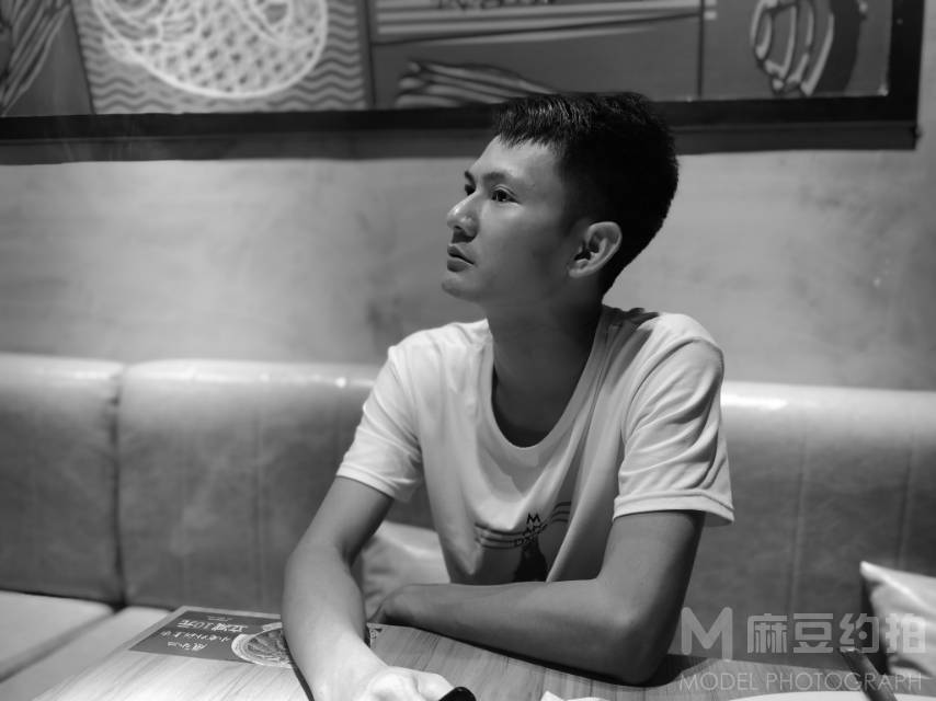 黑白模特