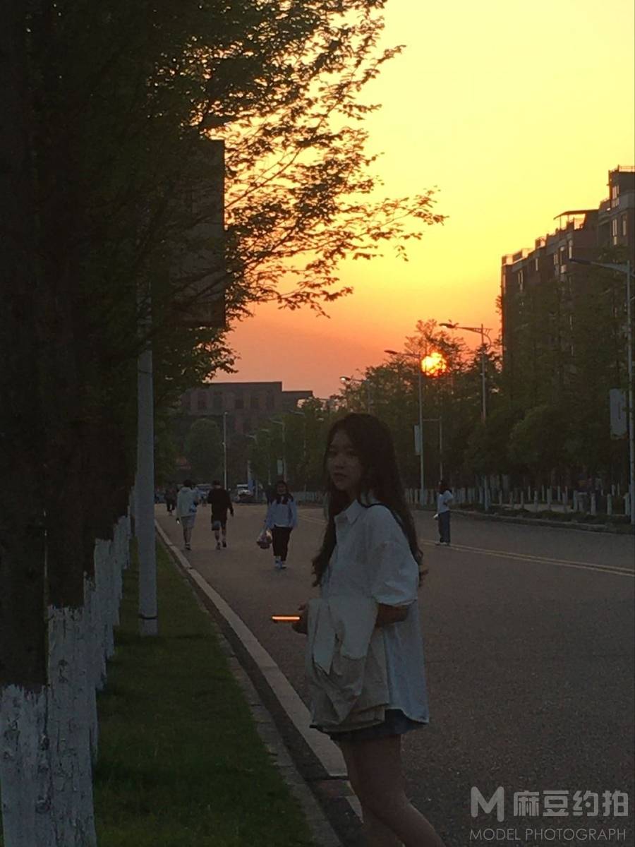 校园模特