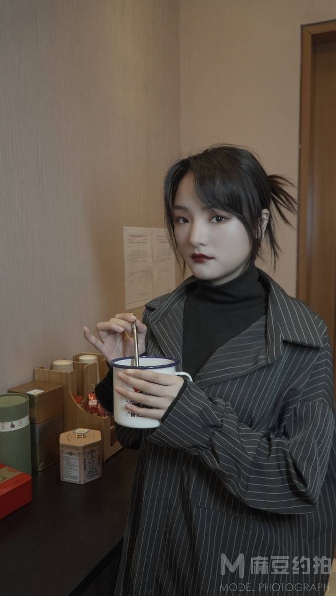 黑白模特