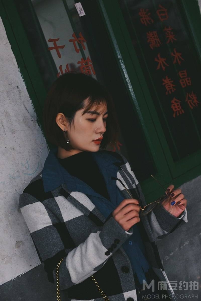 情绪模特