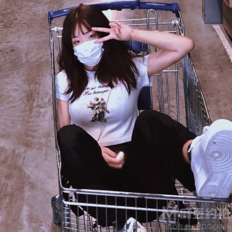 黑白模特
