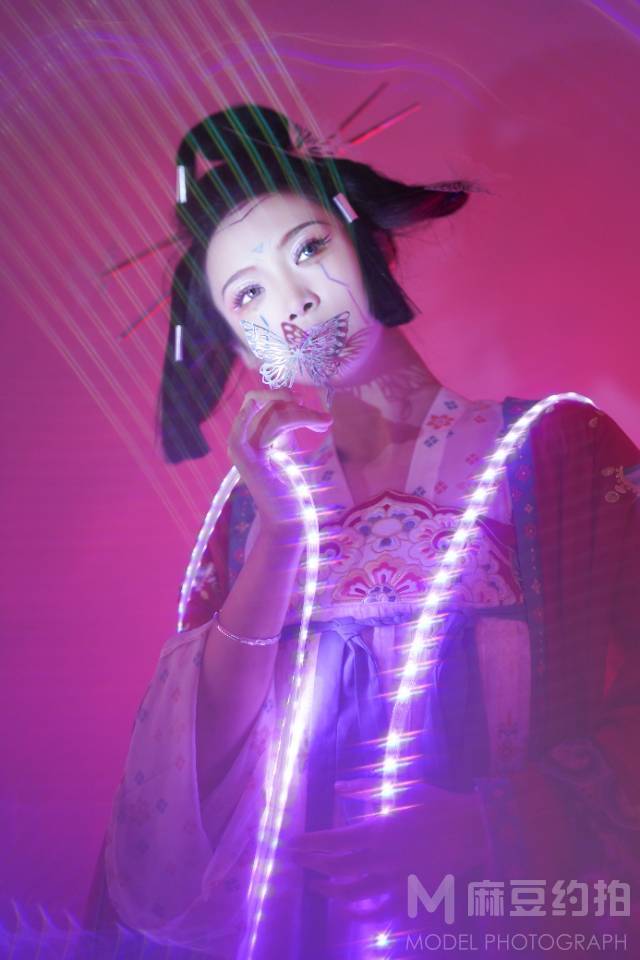 情绪模特