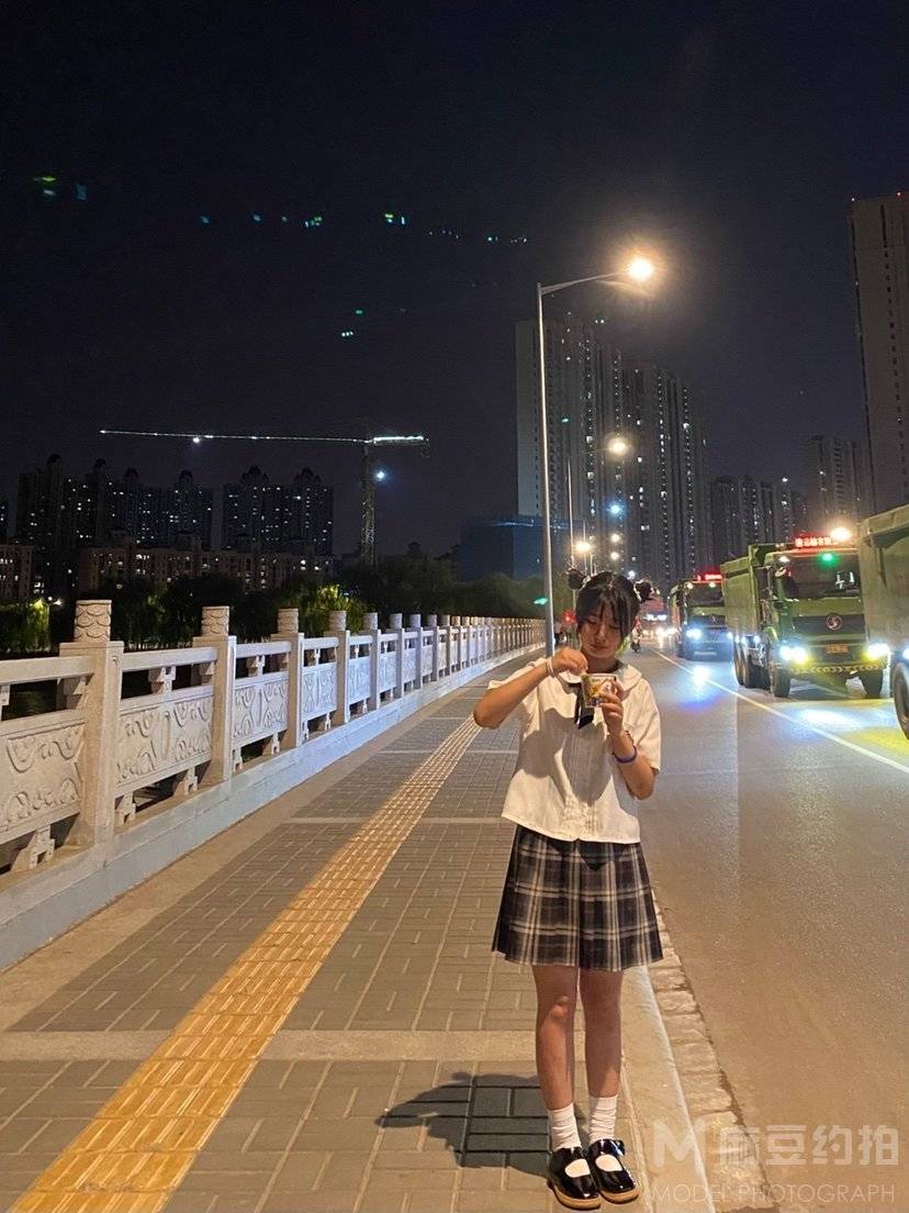 校园模特