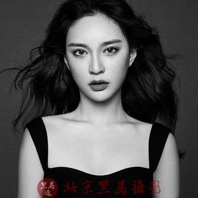 黑白模特