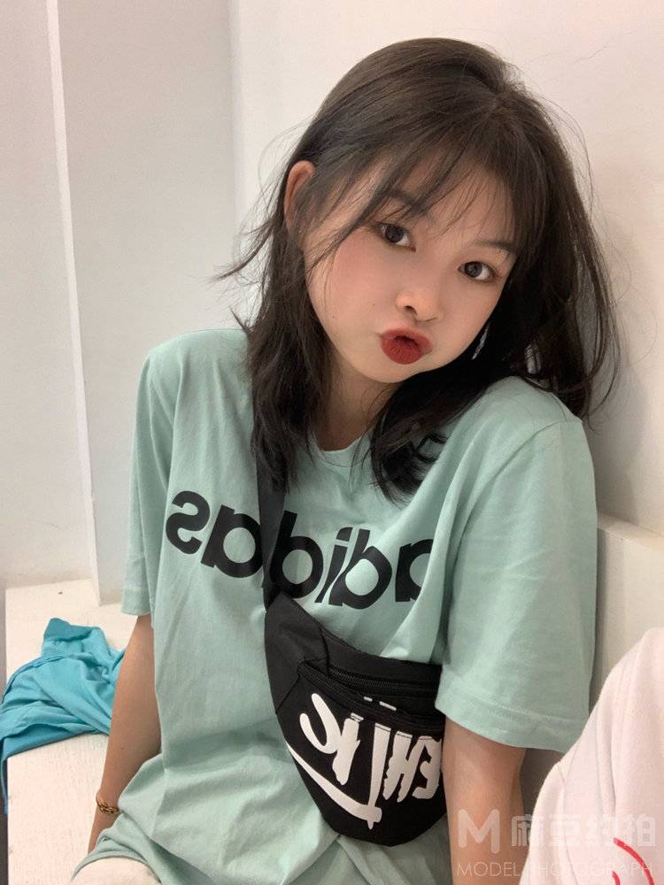清新模特
