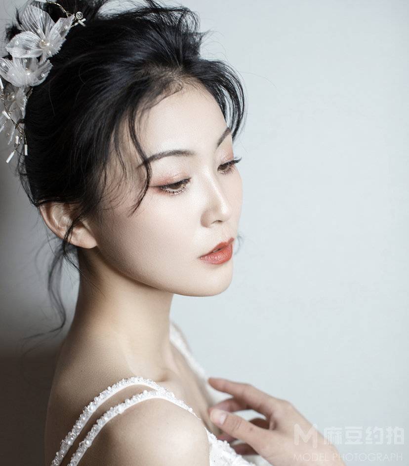 黑白模特