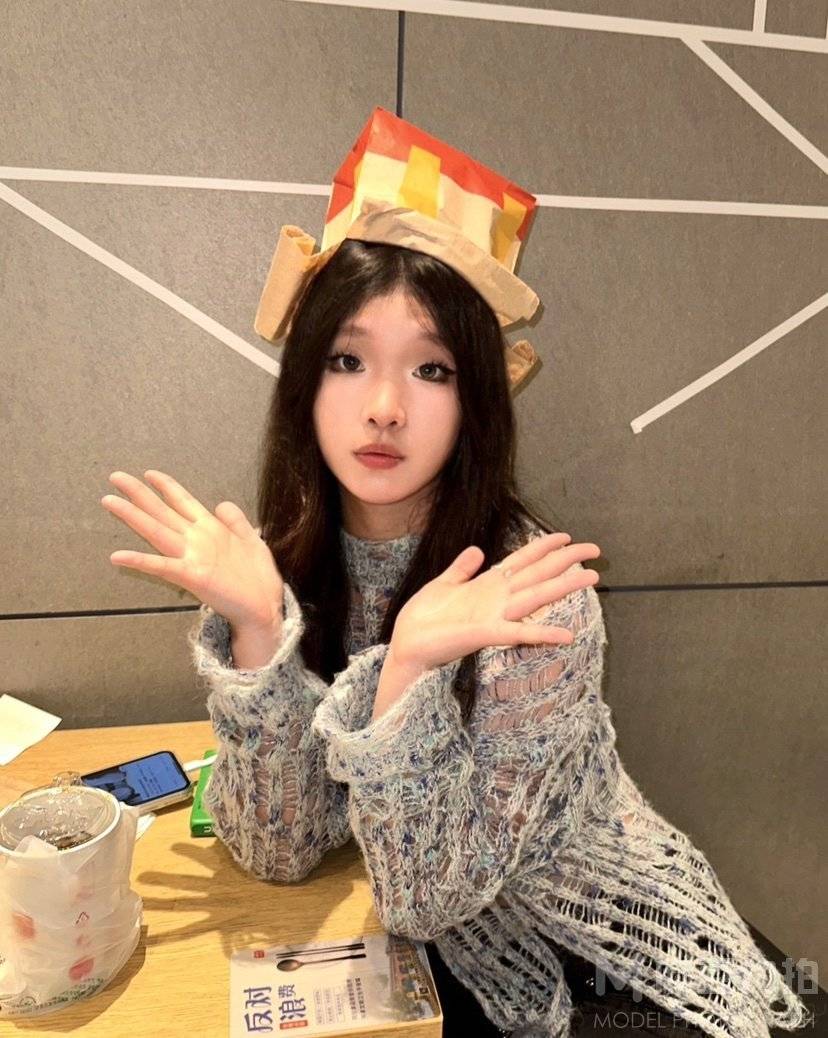 妆容模特