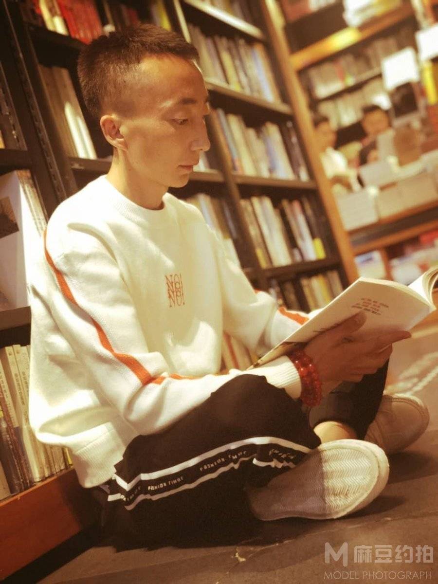 纪实模特