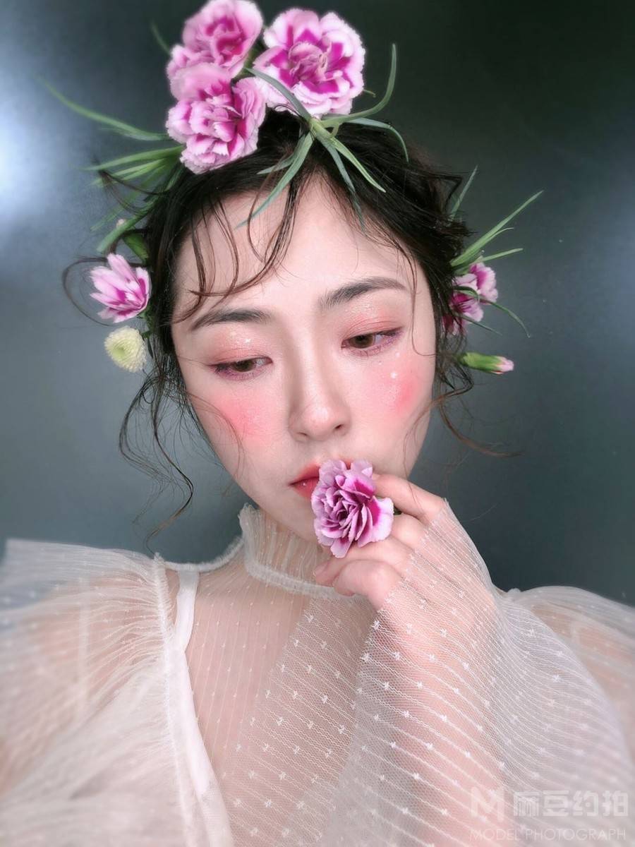 妆容模特