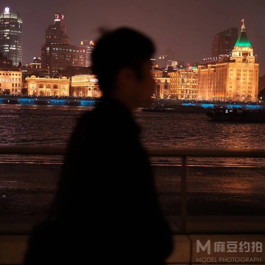 夜景模特
