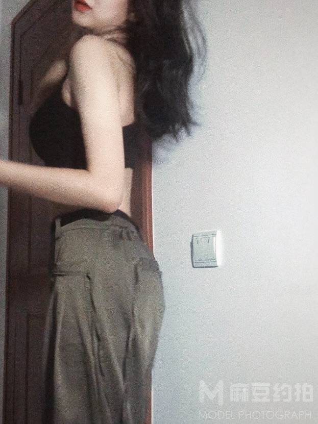 黑白模特