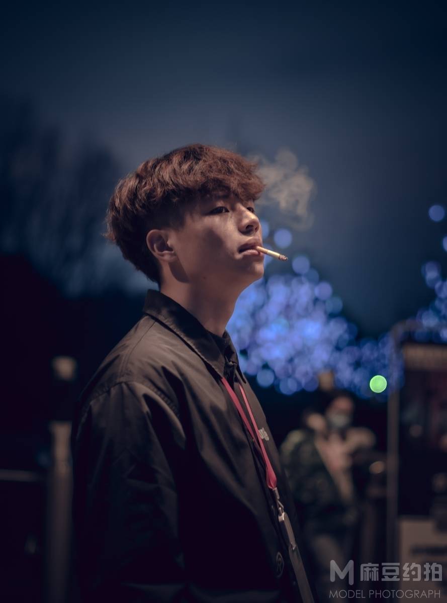 情绪模特