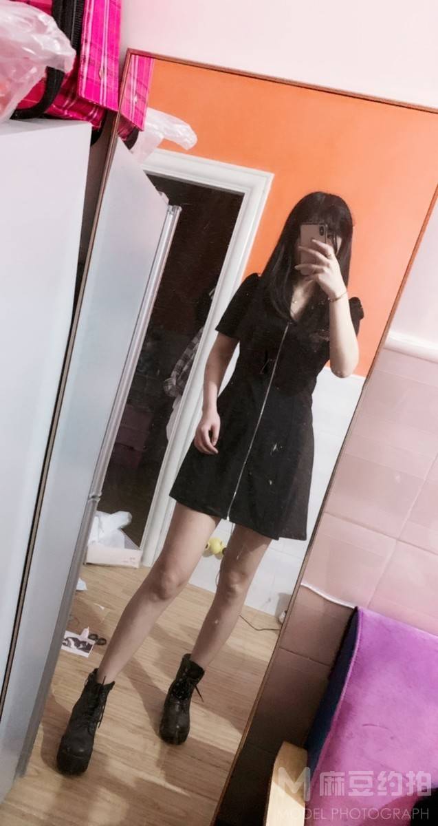 黑白模特